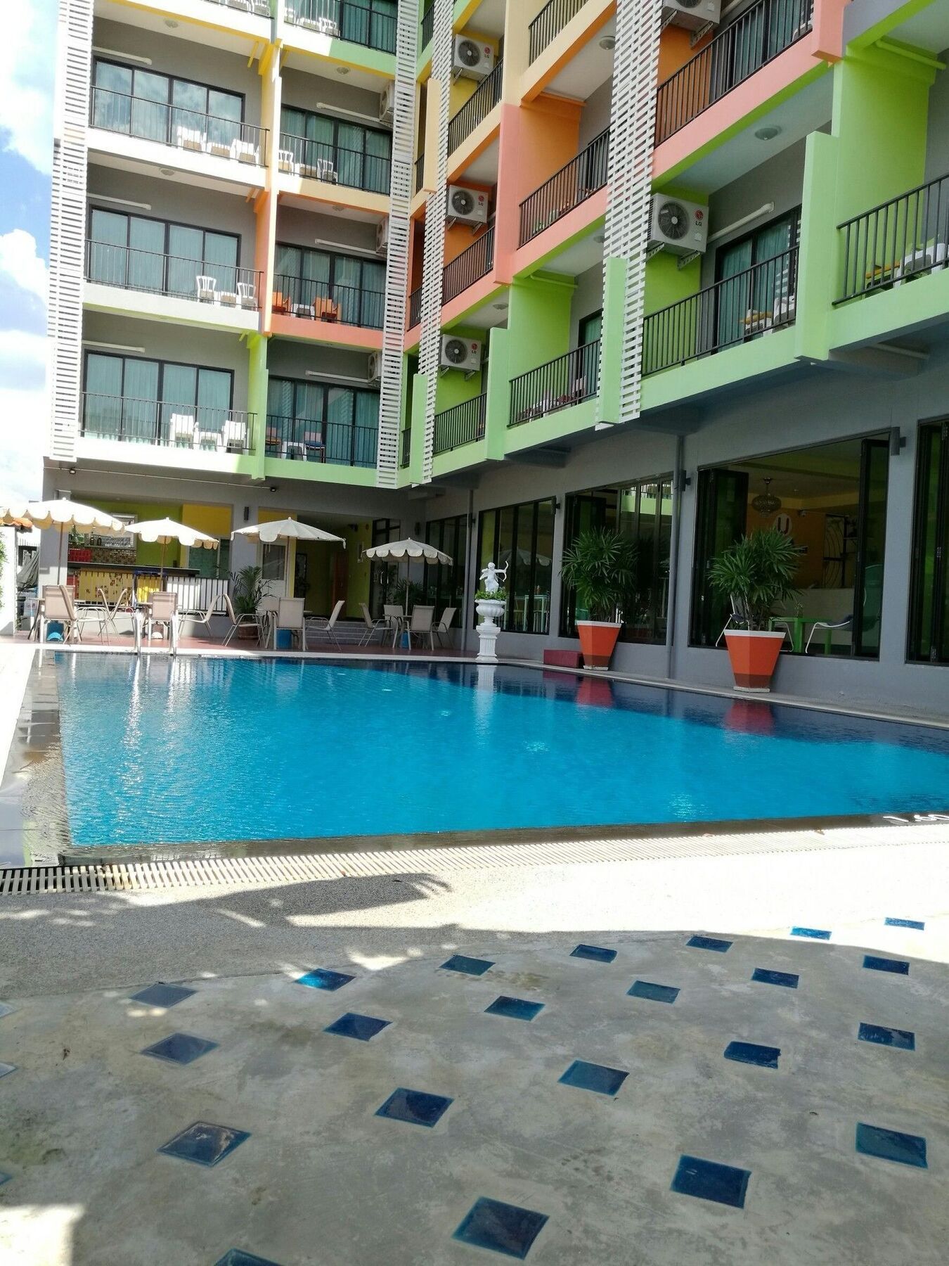 Oyo 75367 Ud Pattaya Hotel Bang Lamung Exterior foto